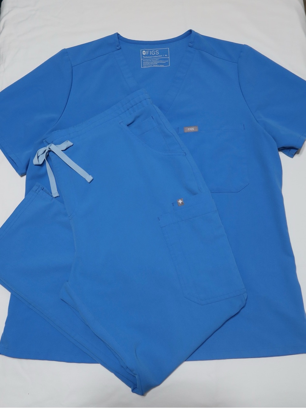 Figs blue scrub set like new